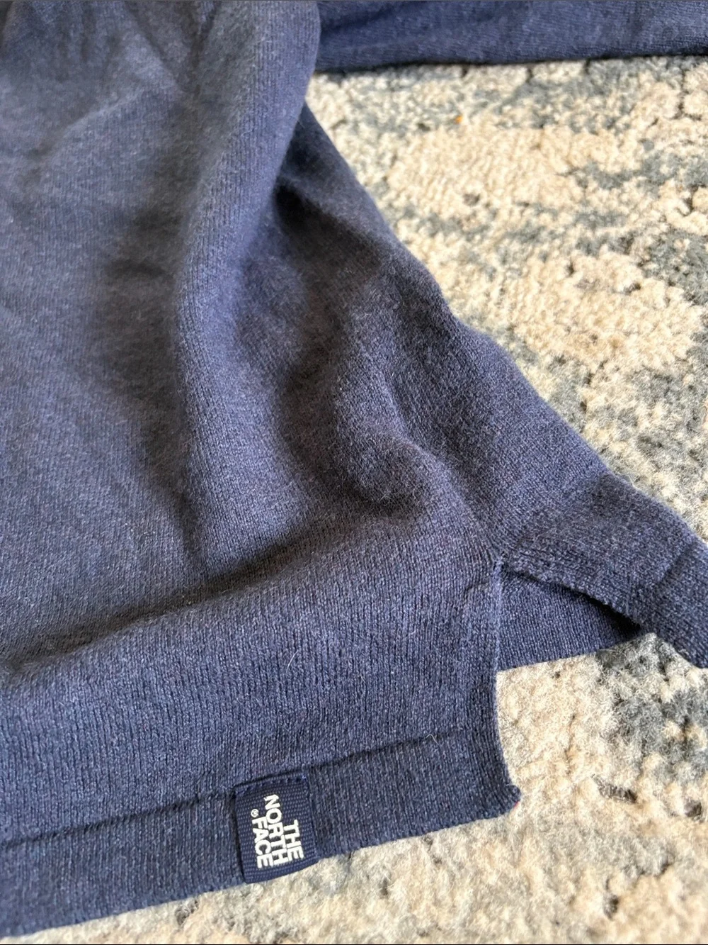 The North Face Men’s Navy Half-Zip Fleece wool blend Pullover